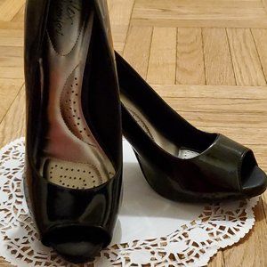 Black Heeled Pumps